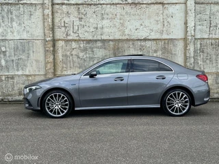 Mercedes-Benz A-Klasse Mercedes A-klasse 250e AMG/Pano/Trekhaak/Memory/Burmester/Vol! - afbeelding nr 2