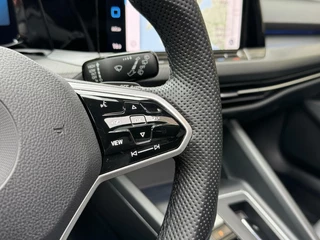 Volkswagen Golf Volkswagen Golf 1.5 eTSI R-Line Automaat | Panoramadak | LED | Black Style | Harman/Kardon HiFi | Achteruitrijcamera | Sfeerverlichting | Trekhaak afneembaar | Adaptieve cruise control | Parkeersensoren voor en achter - afbeelding nr 10