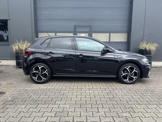 Volkswagen Polo Volkswagen Polo 1.0 TSI Highline Business (3x) R-Line AppleCarPlay/ AndroidAuto/ Adaptieve Cruise Control/ 'Sport Select' onderstel/ 17