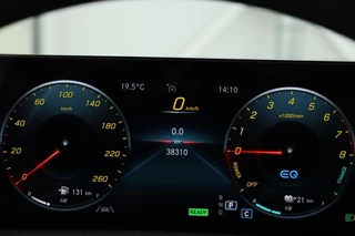 Mercedes-Benz A-Klasse Mercedes-Benz A-klasse 250e AMG Night | Carplay | Stoelverwarming |  Camera | Sfeerverlichting | Navigatie | Widescreen | Park Assist | Leder/Alcantara - afbeelding nr 31