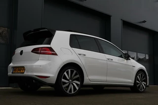 Volkswagen Golf Volkswagen Golf 1.4 TSI GTE Panodak AdaptiveCruise GTI Look Stoelverw Sportzetels F1 Stuurschakeling Lmv Ecc Uitstraling!! 136000KM BJ2015 - afbeelding nr 10