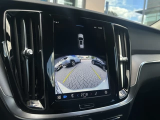 Volvo V60 Volvo V60 2.0 T6 Plug-in hybrid AWD Plus Dark 350pk - afbeelding nr 27