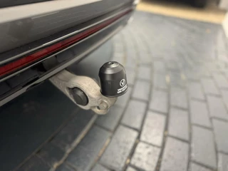 Volkswagen Touareg Volkswagen Touareg 3.0 TSi DSG R-Line 4Motion Navigatie-Pano-Elektr.Trekhaak-Achterasbesturing-Adapt.Cr.Contr-Carplay-Clima-Camera-Stoel/Stuurverwarming-Luchtvering-Headup - afbeelding nr 52