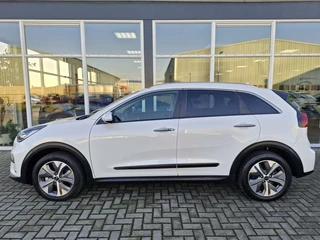 Kia e-Niro Kia e-Niro ExecutiveLine 64 kWh | Stuurwielverwarming | Camera | Navigatie | - afbeelding nr 3