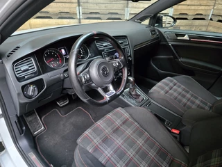 Volkswagen Golf Volkswagen Golf 2.0 TSI GTI Performance Navigatie LED Cruise PDC 19
