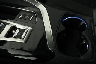 Peugeot 3008 Peugeot 3008 1.6 HYbrid 225 Allure | Stoelverwarming | Adaptive cruise | Camera | Carplay | Half leder | Navigatie | PDC | Sfeerverlichting | Full LED - afbeelding nr 24