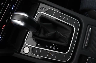 Volkswagen Passat Volkswagen Passat 1.4 TSI PHEV GTE | Head-Up | Stoelverwarming |  Camera | Adaptive cruise | Massage | Side Assist | Carplay | Matrix LED | Achterbankverwarming | Navigatie - afbeelding nr 27
