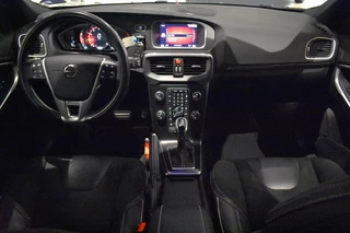 Volvo V40 Volvo V40 T3 153pk Polar+ Sport | Panodak | Camera | Keyless | Styling Kit - afbeelding nr 3