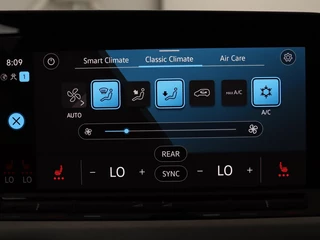 Volkswagen Golf Volkswagen Golf 1.0 TSI Life | Stoel & stuurverwarming | Carplay |  Adaptive cruise | Navigatie | Sfeerverlichting | Full LED | Parkeerhulp | Getint glas - afbeelding nr 10