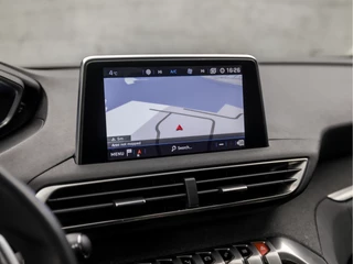 Peugeot 5008 Automaat (PANORAMADAK, APPLE CARPLAY, MEMORY SEATS, STOELVERWARMING, LEDER, 360 CAMERA, KEYLESS, LED KOPLAMPEN, ADAPTIVE CRUISE, GETINT GLAS, NIEUWSTAAT) - afbeelding nr 26