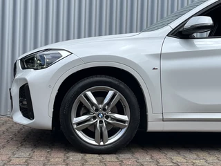 BMW X1 BMW X1 sDrive18i High Executive | M-Sport Pakket - afbeelding nr 4