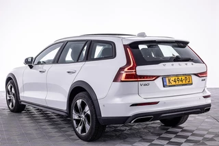 Volvo V60 Volvo V60 Cross Country 2.0 B5 AWD Pro | PANORAMADAK | LEDER ✅ 1e Eigenaar - afbeelding nr 2