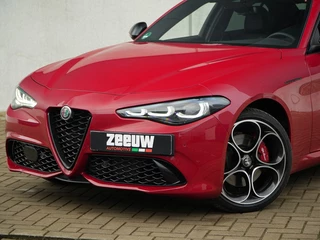 Alfa Romeo Giulia Alfa Romeo Giulia 2.0 Turbo 280 PK Competizione Q4 AWD | Harman | Veloce | 19