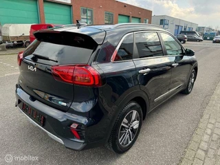 Kia Niro Kia Niro 1.6 GDi PHEV DynamicPlusLine  55km volledig electrisch rijden  Hierna hybride , Navigatie , Camera , Parkeerhulp voor & achter , Diep donker blauw metaallak , fabrieks garantie - afbeelding nr 5