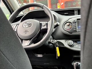 Toyota Yaris Toyota Yaris 1.5 Hybrid Automaat Design Sport | Stoelverwarming - afbeelding nr 14