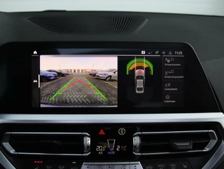 BMW 3 Serie BMW 3-serie 330e High Executive M-sport | H&K audio | Schuif/kanteldak | ACC | Dodehoekdetectie | Laser LED | Head-up display | - afbeelding nr 18