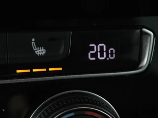 Volkswagen Passat Volkswagen Passat 1.4 TSI GTE | Panoramadak | Stoelverwarming |  Trekhaak | Adaptive cruise | Camera | Carplay | Leder/Alcantara | Full LED | Virtual Cockpit - afbeelding nr 8