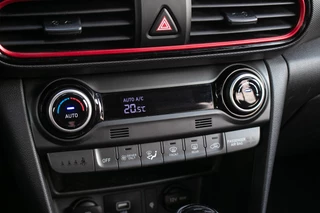 Hyundai Kona Hyundai Kona 1.6 GDI HEV Premium - All-in rijklrprs | Dealer ond. | HUD | Leer | Adpt. cruise - afbeelding nr 21