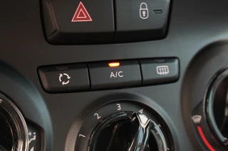 Peugeot 208 Peugeot 208 1.2 PureTech Active Airco/Multimedia/Cruise - afbeelding nr 15