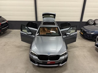 BMW 5 Serie BLUESTONE-METALLIC MET COGNAC LEER/PANO/ACC/CAMERA/STANDKACHEL/SFEER/DAB/CARPLAY/SHADOW-LINE/M-AERODYNAMIC - afbeelding nr 6