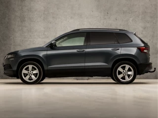Škoda Karoq 150Pk Automaat (APPLE CARPLAY, GROOT NAVI, CAMERA, TREKHAAK, SPORTSTOELEN, GETINT GLAS, PARKEERSENSOREN, CRUISE, NIEUWSTAAT) - afbeelding nr 2