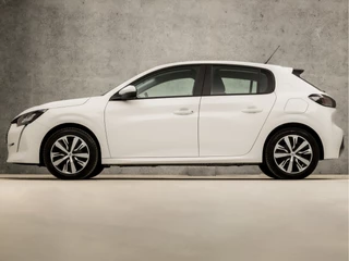 Peugeot 208 (APPLE CARPLAY, GROOT NAVI, PARKEERSENSOREN, SPORTSTOELEN, LANE ASSIST, NIEUWE APK, NIEUWSTAAT) - afbeelding nr 2
