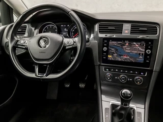 Volkswagen Golf Volkswagen Golf 1.0 TSI Sportline (APPLE CARPLAY, GROOT NAVI, CLIMATE, STOELVERWARMING, DYNAMISCHE KNIPPERLICHTEN, MASSAGE, ALCANTARA, ADAPTIVE CRUISE, PARKEERSENSOREN, GETINT GLAS, LM VELGEN, NIEUWSTAAT) - afbeelding nr 7