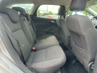 Ford Focus Ford Focus Wagon 1.5 Titanium Navi LED Cruise Climate Stuur/Stoelverwarming Sensoren - afbeelding nr 18