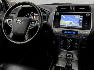 Toyota Land Cruiser Automaat (SCHUIFDAK, 1e EIGENAAR, DEALER ONDERHOUDEN, STANDKACHEL, NAVIGATIE, LUCHTVERING, MEMORY SEATS, STOELVERWARMING/KOELING, 360 CAMERA, KEYLESS, ADAPTIVE CRUISE, TREEPLANKEN, NIEUWSTAAT - afbeelding nr 7