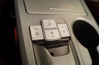 Hyundai Kona Hyundai Kona EV Premium 64kWh -LEER-ECC-S.DAK-TREKHAAK- - afbeelding nr 16