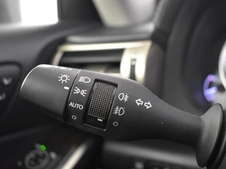 Lexus IS Lexus IS 300h Luxury Line | Mark Levinson | Schuifdak | Stoelkoeling - afbeelding nr 22