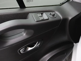 Renault Trafic Renault Trafic 2.0DCi 120PK Lang | Navigatie | Camera | Airco | Cruise | Trekhaak | Betimmering - afbeelding nr 8