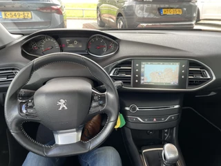 Peugeot 308 Peugeot 308 SW 1.6 BlueHDI 120 pk Blue Lease Executive Pack Trekhaak Panoramadak Camera Parkeersensoren DAB Clima en Cruise Control Wit Metallic Nette auto zuinige Euro 6 Diesel Station - afbeelding nr 12