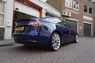 Tesla Model 3 Tesla Model 3 Performance AWD 75 kWh Long Range | Liefhebbersconditie | 464pk | Origineel Nederlands Dealer onderhouden | Carbon Spoiler | Premium Audio | 20inch - afbeelding nr 17