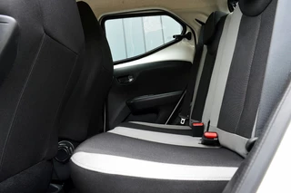 Toyota Aygo Toyota Aygo 1.0 VVT-i x-nav Rijklaarprijs-Garantie Navigatie Airco Cruise Control Camera - afbeelding nr 13