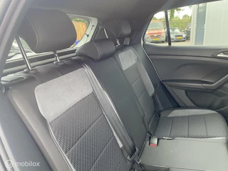 Volkswagen T-Cross Volkswagen T-Cross 1.0 TSI 115 R-Line DSG AUTOM/NAVI/VIRTUAL - afbeelding nr 15