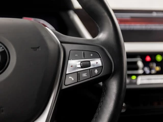 BMW 1 Serie Automaat (VIRTUAL COCKPIT, APPLE CARPLAY, GROOT NAVI, STUUR/STOELVERWARMING, ADAPTIVE CRUISE, LEDER, CAMERA, SPORTSTOELEN, DAB+, GETINT GLAS, NIEUWSTAAT) - afbeelding nr 21