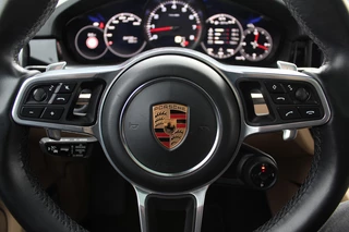 Porsche Cayenne Porsche Cayenne 3.0 E-Hybrid / Panoramadak / 360Camera / Luchtvering / 21'' / Softclose / Keyless / Sportchrono / Stuurverwarming / Stuurverwarming / DAB / Stoelverwarming / ACC - afbeelding nr 30