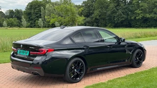 BMW 5 Serie BMW 5 Serie 545e 394Pk X Drive M-Sport Plug in Hybrid HUD Laser Luchtvering Soft close - afbeelding nr 2