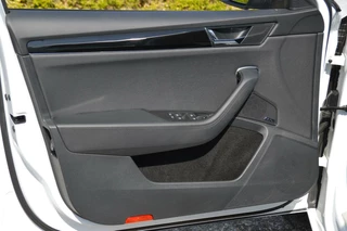 Škoda Superb Skoda Superb Combi 1.4 TSI 218 pk  iV Laurin & Klement PHEV trekhaak - afbeelding nr 79