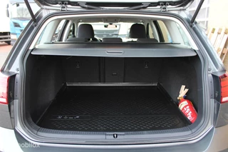 Volkswagen Golf Volkswagen Golf 1.5 TSI Comfortline Business, Alcantara Sportstoelen, Stoelverwarming, Pdc voor + achter, Cruise, Clima, Navi, App connect - afbeelding nr 20