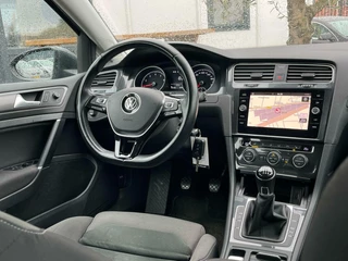 Volkswagen Golf Volkswagen Golf 1.0 TSI Life LED Navi CarPlay Adaptive Cruise Climate Trekhaak - afbeelding nr 3