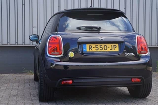 MINI Electric Mini Cooper S Electric Yours 33 kWh / Dealerauto / PANO / Harman Kardon / Camera / Stoelvw / Head up - afbeelding nr 15