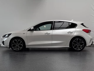 Ford Focus Ford Focus 1.0 EcoBoost Titanium Business | Automaat | ST Line | Camera | Carplay - afbeelding nr 3