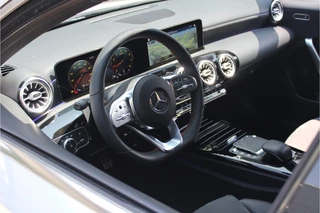 Mercedes-Benz A-Klasse Mercedes-Benz A-Klasse 180 AMG | Sfeer | Burmester | Dealer O.H. - afbeelding nr 2