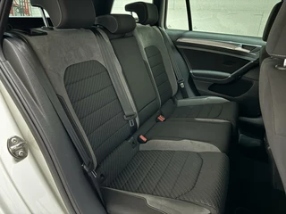Volkswagen Golf Volkswagen Golf 1.5 TSI 2x R-Line Virtual CarPlay ACC NAP - afbeelding nr 22