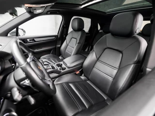 Porsche Cayenne 463Pk (PANORAMADAK, SPORTCHRONO PAKKET, ORG NEDERLANDS, SFEERVERLICHTING, 14 WEGEN SPORTSTOELEN, KEYLESS, LUCHTVERING, APPLE CARPLAY, DAB+, STUURWIEL VERWARMD, NIEUWSTAAT) - afbeelding nr 15