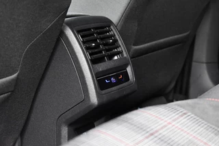 Volkswagen Golf | Panoramadak | ACC | Matrix-LED | Stoel + Stuurverwarming | CarPlay | - afbeelding nr 31