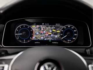 Volkswagen Golf 150Pk Automaat (DIGITAL COCKPIT, APPLE CARPLAY, GROOT NAVI, ALCANTARA, STOELVERWARMING, MASSAGE, CAMERA, GETINT GLAS, KEYLESS, ADAPTIVE CRUISE, NIEUWE APK - afbeelding nr 8