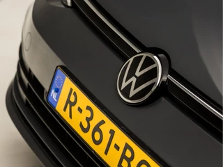 Volkswagen Golf Volkswagen Golf 1.5 TSI Sportline 150Pk (APPLE CARPLAY, GROOT NAVI, STUUR/STOELVERWARMING, SFEERVERLICHTING, SPORTSTOELEN, GETINT GLAS, KEYLESS, ADAPTIVE CRUISE, PARKEERSENSOREN, NIEUWE APK, NIEUWSTAAT) - afbeelding nr 34